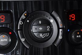 2013款东风标致3008