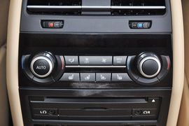 2013款宝马730Li豪华型