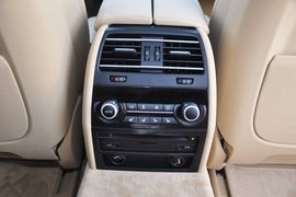 2013款宝马730Li豪华型