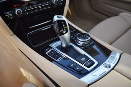 2013款宝马730Li豪华型