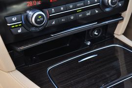 2013款宝马730Li豪华型
