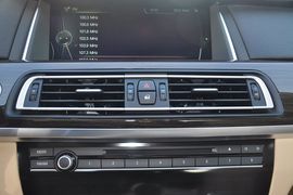 2013款宝马730Li豪华型