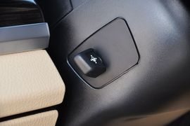 2013款宝马730Li豪华型