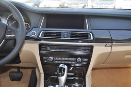2013款宝马730Li豪华型