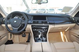 2013款宝马730Li豪华型