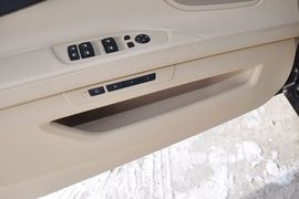 2013款宝马740Li领先型