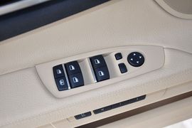 2013款宝马740Li领先型