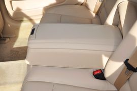 2013款宝马740Li领先型
