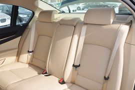 2013款宝马740Li领先型