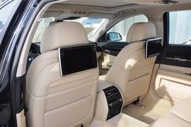 2013款宝马740Li领先型