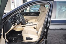 2013款宝马740Li领先型