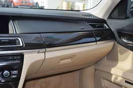 2013款宝马740Li领先型