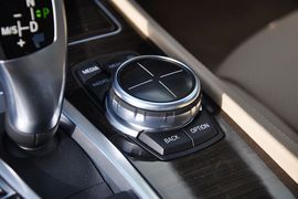 2013款宝马740Li领先型