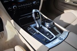 2013款宝马740Li领先型