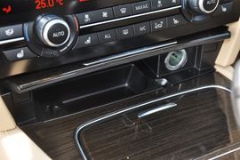2013款宝马740Li领先型
