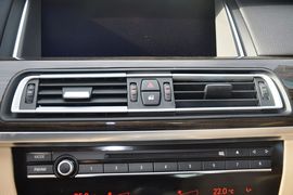 2013款宝马740Li领先型