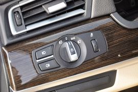 2013款宝马740Li领先型