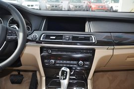2013款宝马740Li领先型