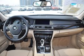 2013款宝马740Li领先型