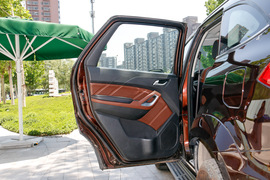 2016款江铃驭胜S350