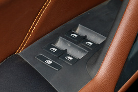 2016款江铃驭胜S350