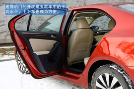 5款主流家用车驾驶/实用性对比