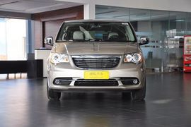 2013款克莱斯勒大捷龙3.6L豪华版