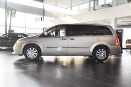 2013款克莱斯勒大捷龙3.6L豪华版