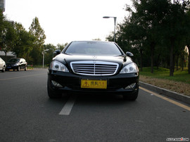 奔驰S500外观