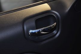 2013款Jeep指南者2.4L都市版