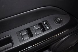 2013款Jeep指南者2.4L都市版