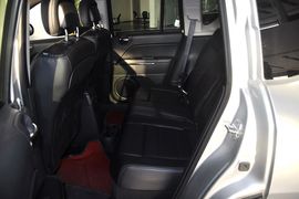 2013款Jeep指南者2.4L都市版