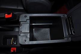 2013款Jeep指南者2.4L都市版
