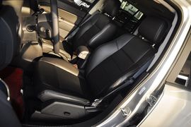 2013款Jeep指南者2.4L都市版