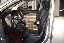 2013款Jeep指南者2.4L都市版