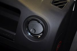 2013款Jeep指南者2.4L都市版