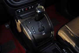 2013款Jeep指南者2.4L都市版