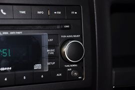 2013款Jeep指南者2.4L都市版