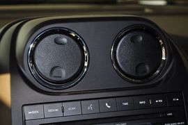 2013款Jeep指南者2.4L都市版