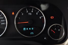 2013款Jeep指南者2.4L都市版