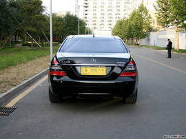 奔驰S500外观