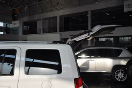 2013款Jeep自由客2.4L豪华导航版