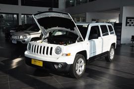2013款Jeep自由客2.4L豪华导航版