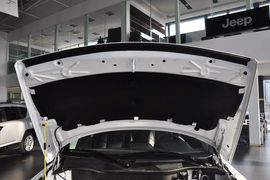 2013款Jeep自由客2.4L豪华导航版