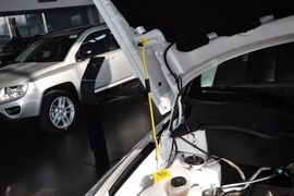 2013款Jeep自由客2.4L豪华导航版