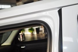 2013款Jeep自由客2.4L豪华导航版