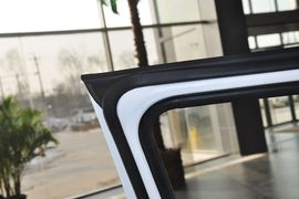 2013款Jeep自由客2.4L豪华导航版