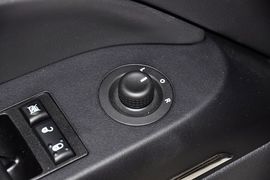 2013款Jeep自由客2.4L豪华导航版