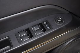 2013款Jeep自由客2.4L豪华导航版