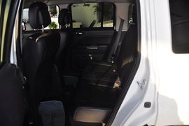 2013款Jeep自由客2.4L豪华导航版